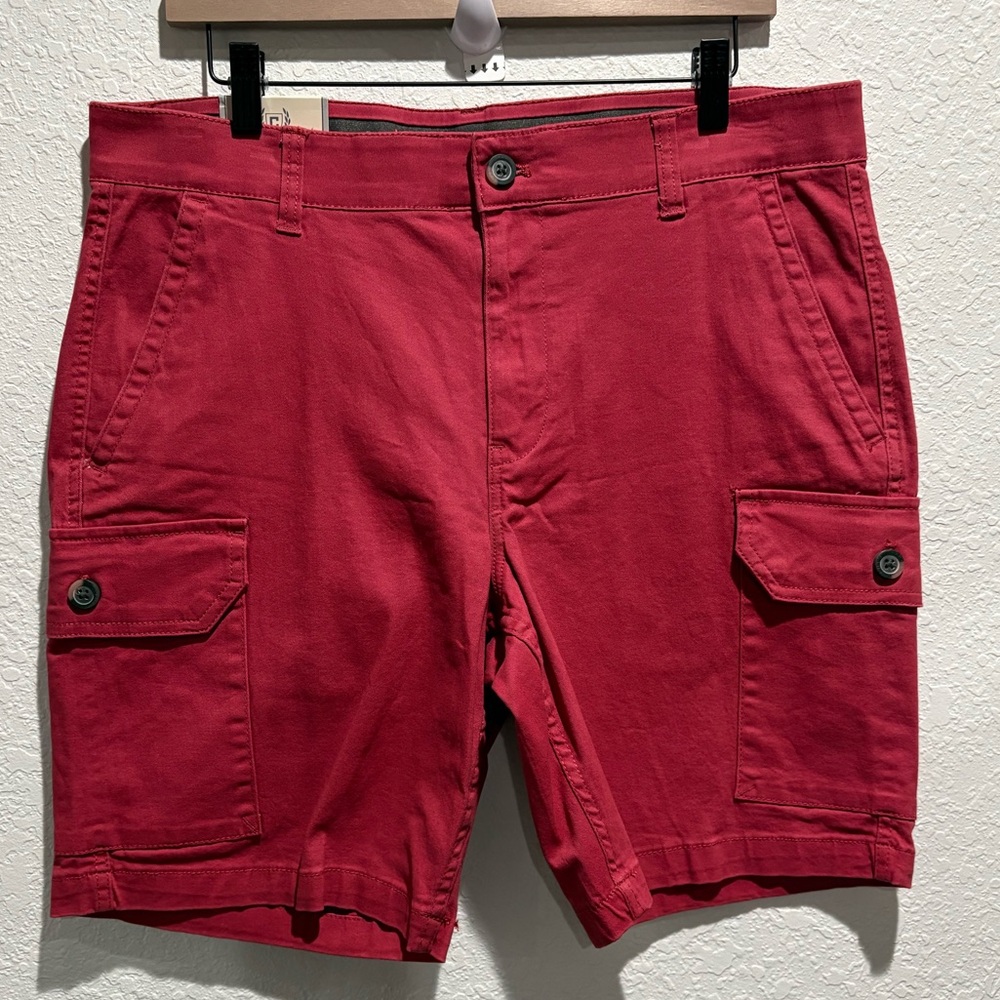 CHAPS Mens Red Cargo Shorts‎ Size 32 Relaxed NWT